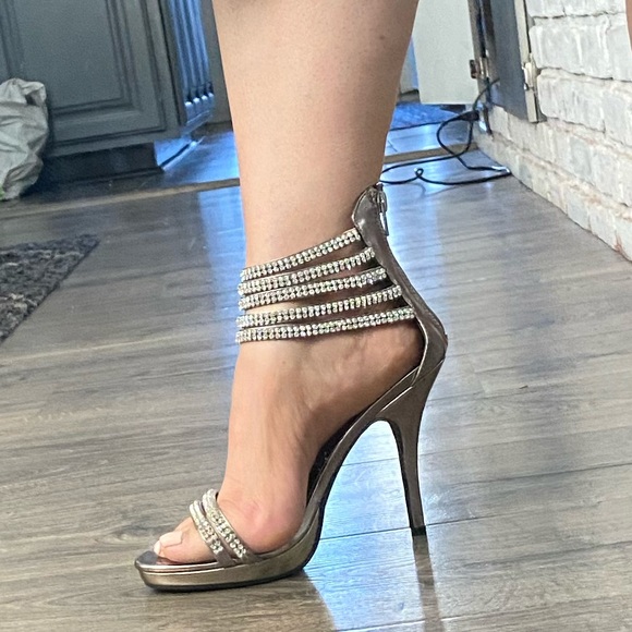 🆕SEXY Gorgeous heels🎉🎉Host pick🎉🎉 - Picture 3 of 7